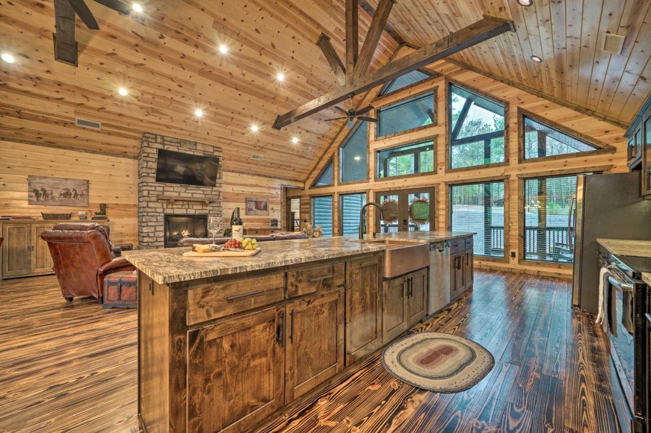 Broken Bow Cabin Deck With Hot Tub And Pool Table! Εξωτερικό φωτογραφία