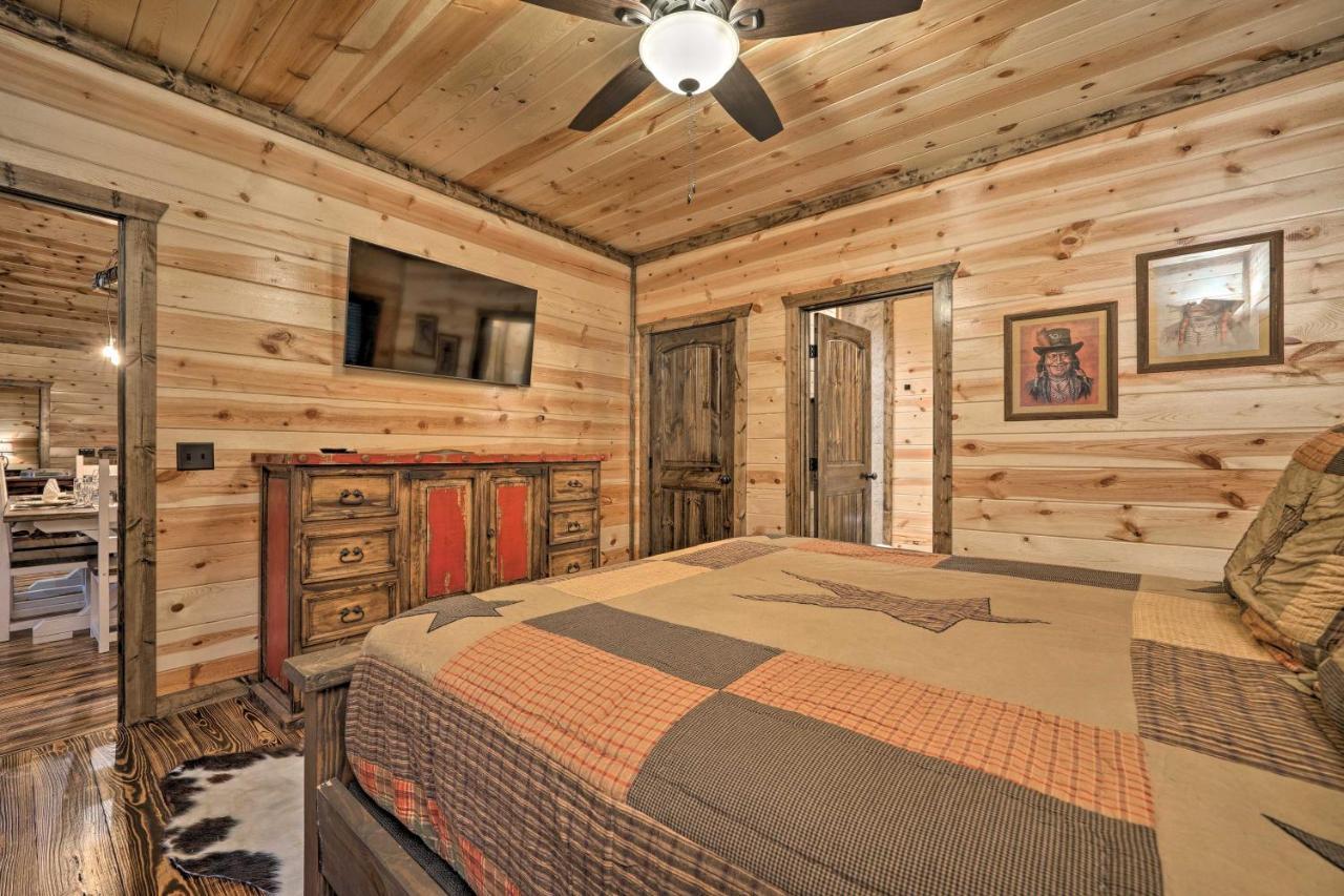 Broken Bow Cabin Deck With Hot Tub And Pool Table! Εξωτερικό φωτογραφία